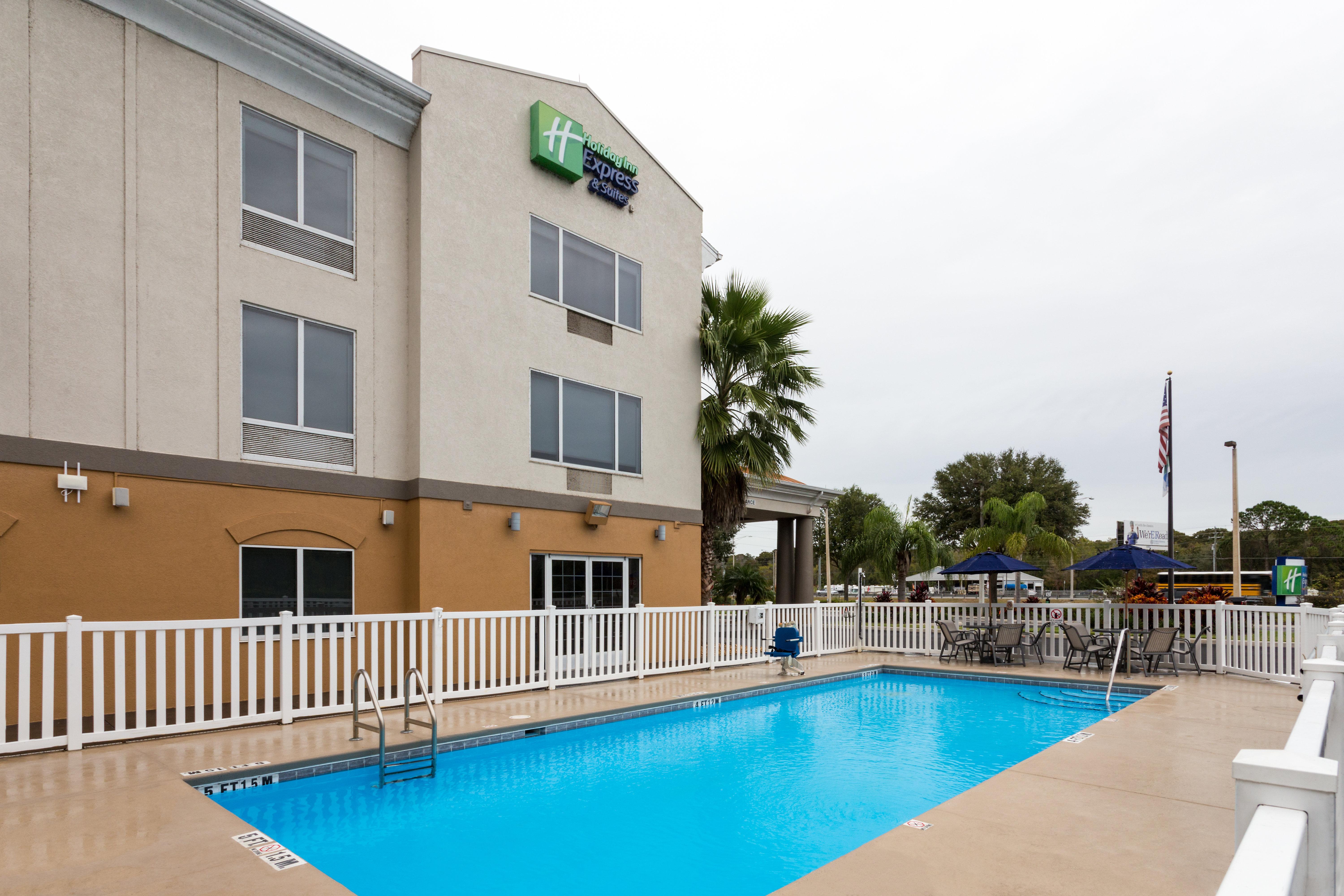 Holiday Inn Express & Suites Tavares By Ihg Exterior photo
