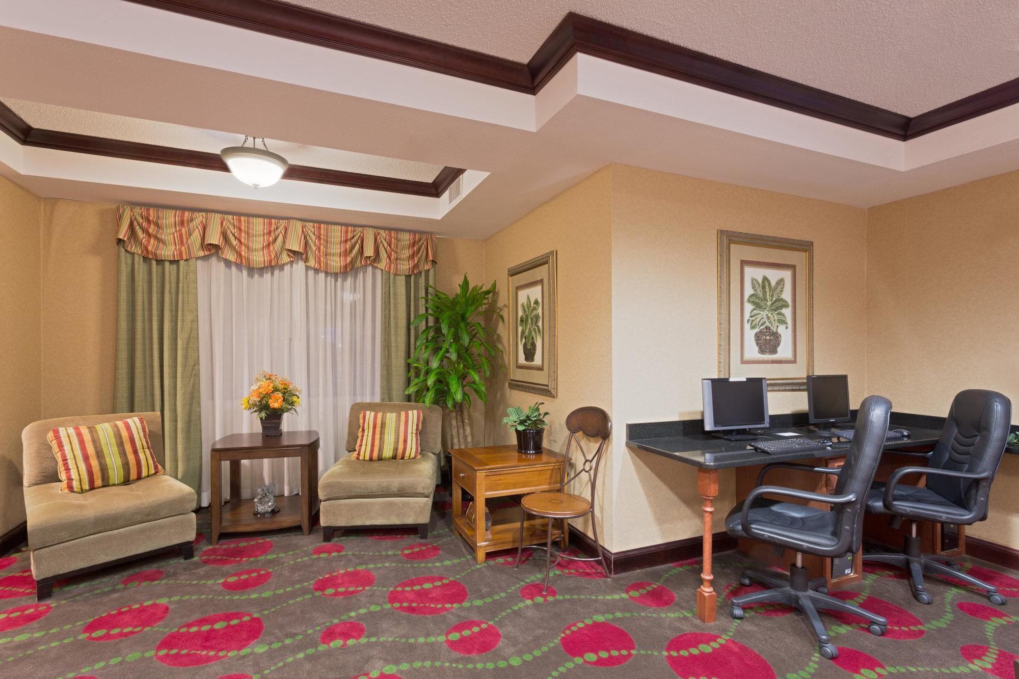 Holiday Inn Express & Suites Tavares By Ihg Exterior photo