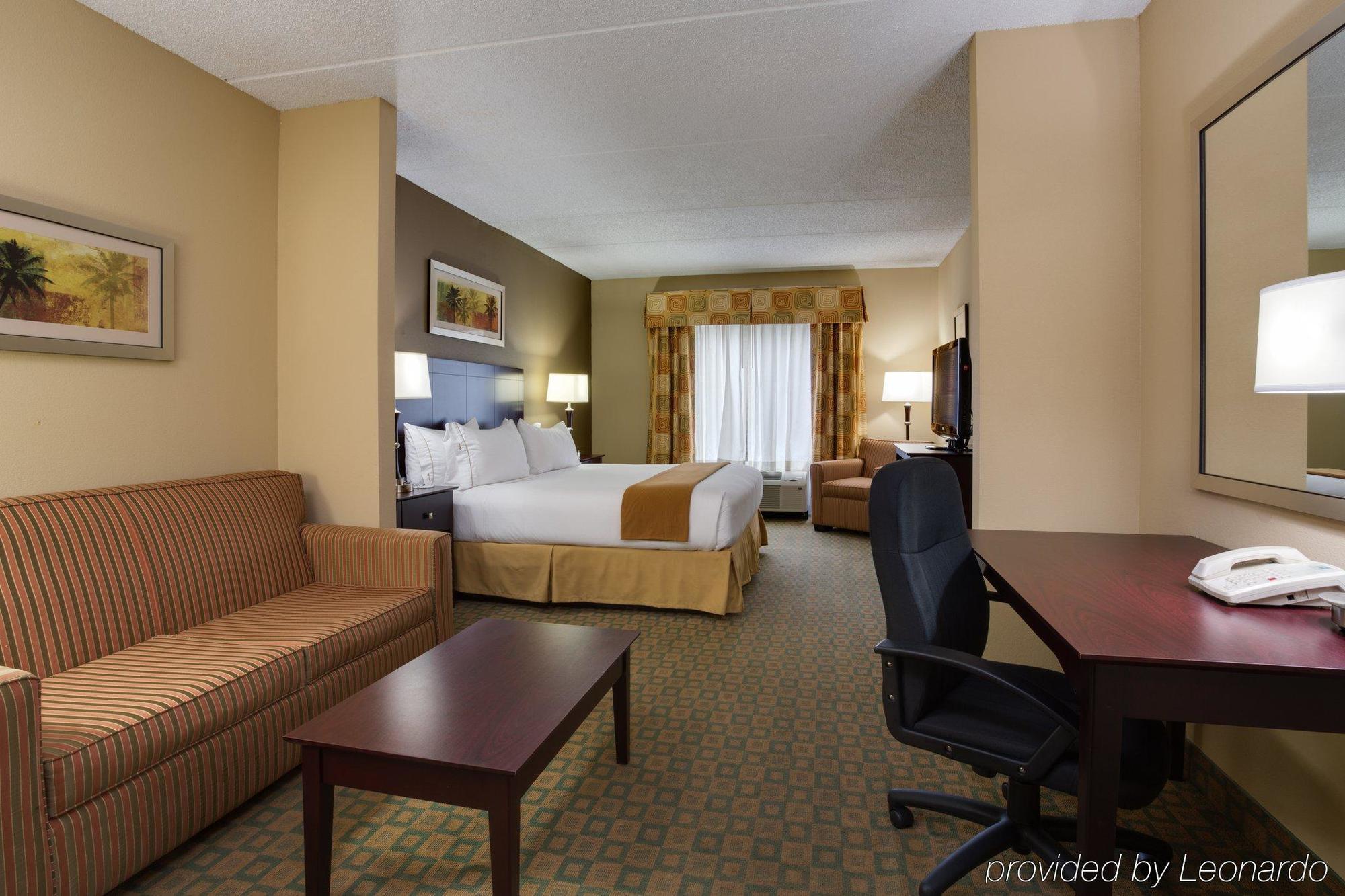 Holiday Inn Express & Suites Tavares By Ihg Exterior photo