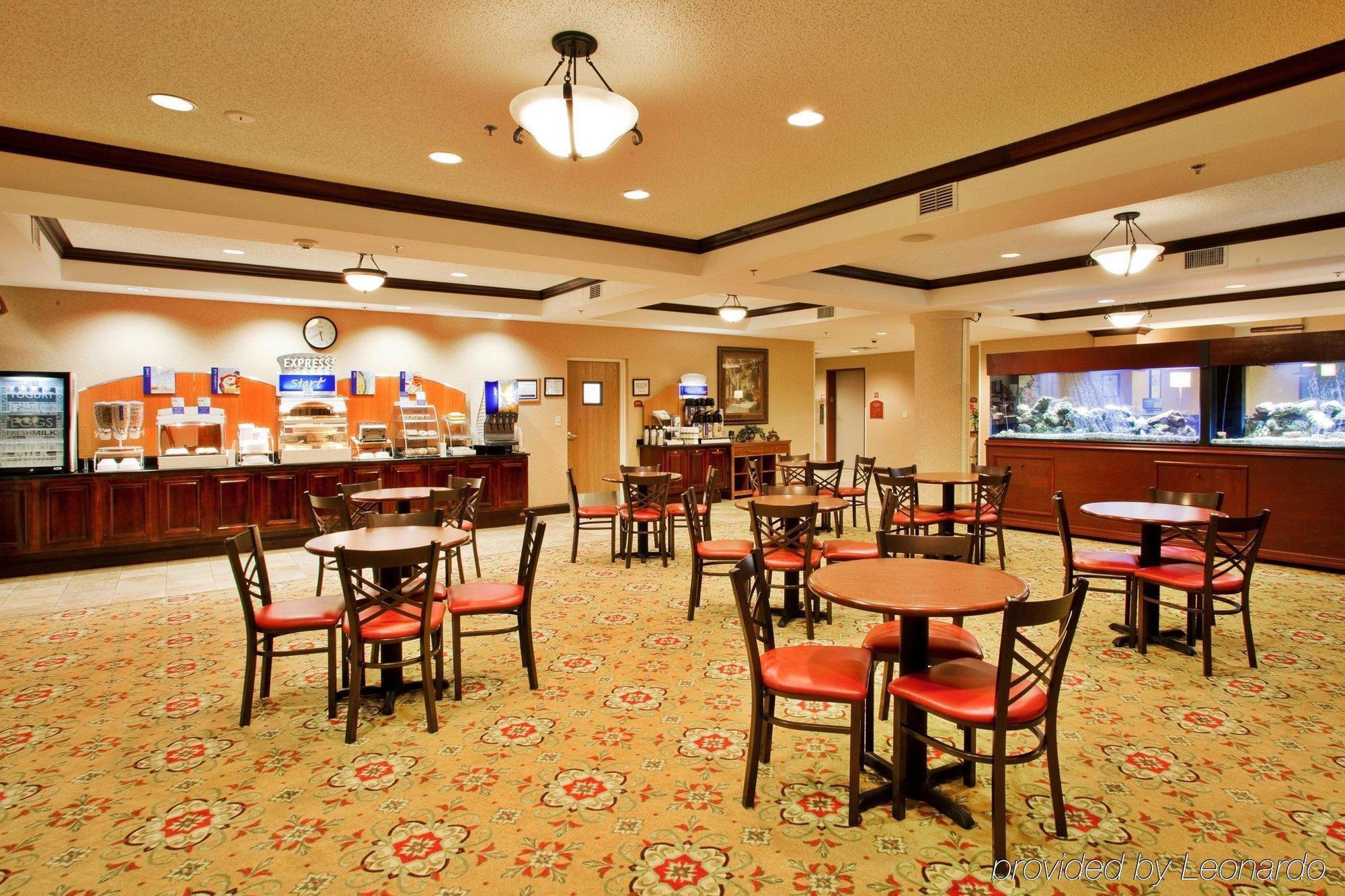 Holiday Inn Express & Suites Tavares By Ihg Exterior photo