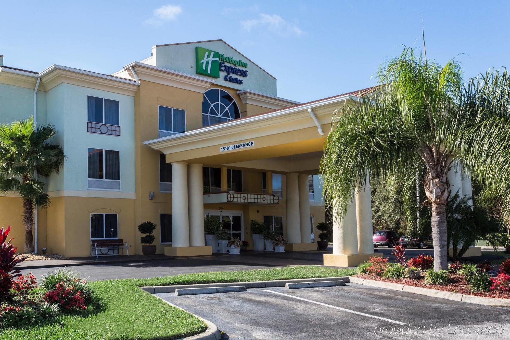 Holiday Inn Express & Suites Tavares By Ihg Exterior photo
