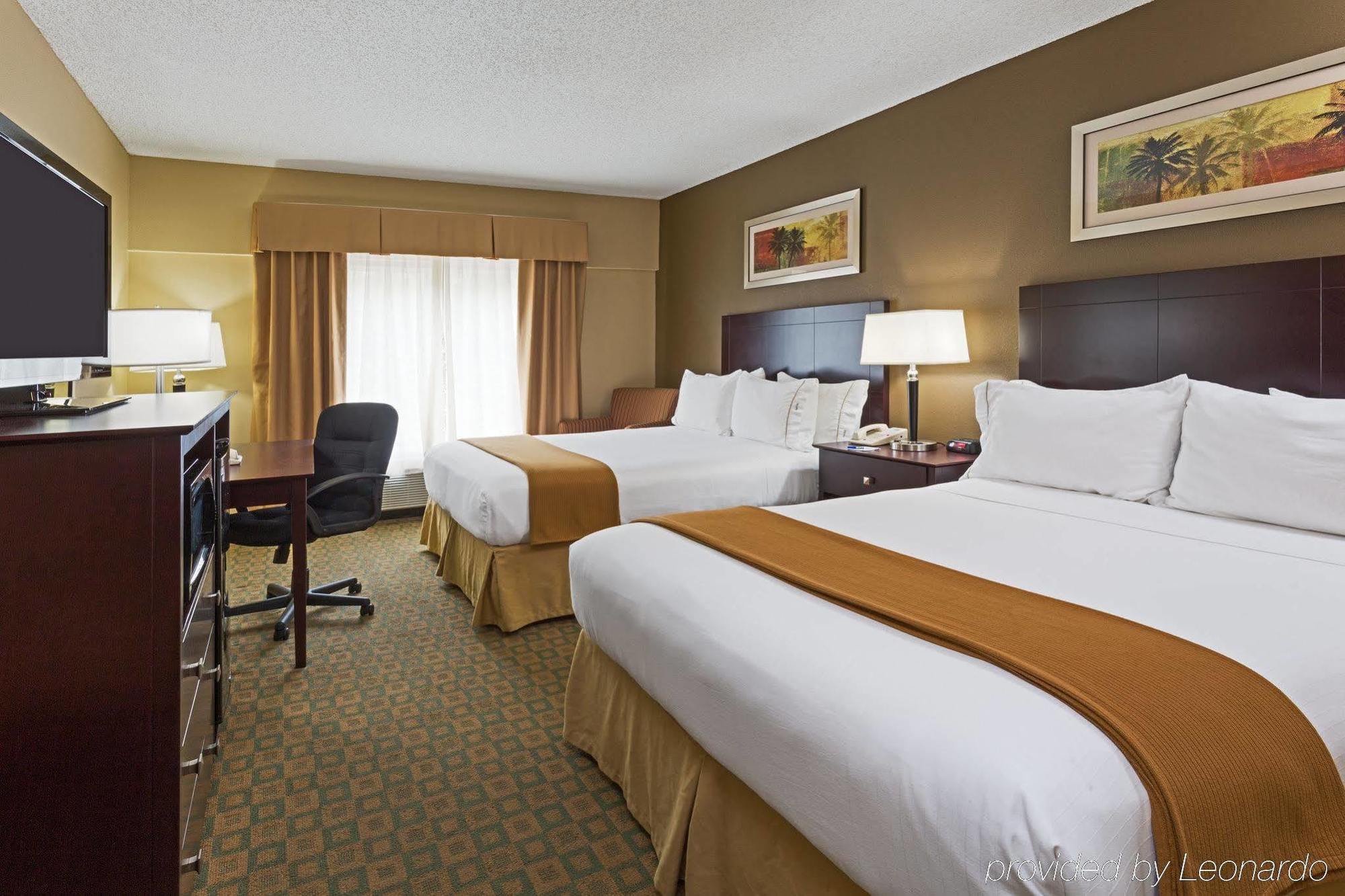 Holiday Inn Express & Suites Tavares By Ihg Exterior photo