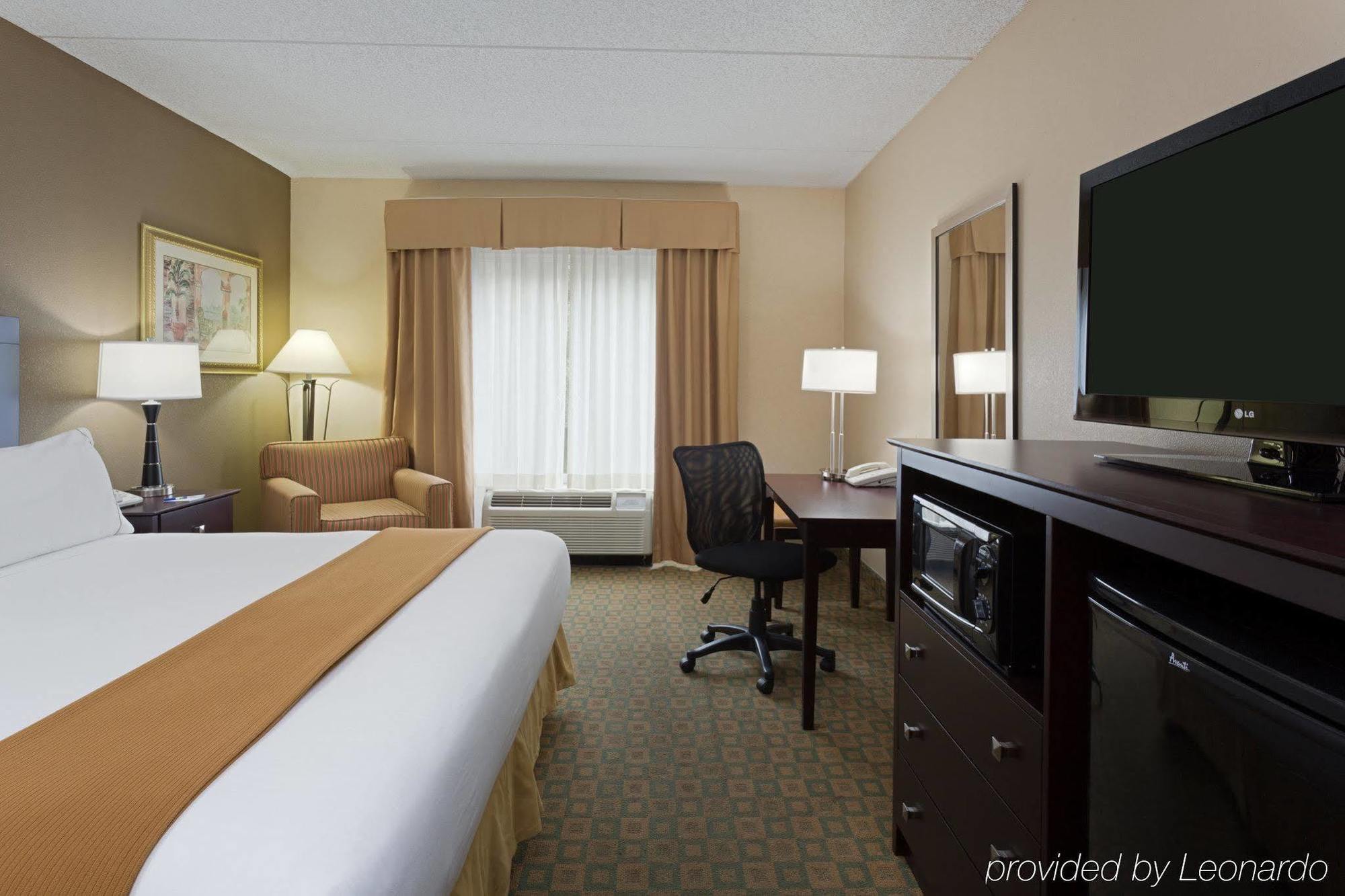 Holiday Inn Express & Suites Tavares By Ihg Exterior photo