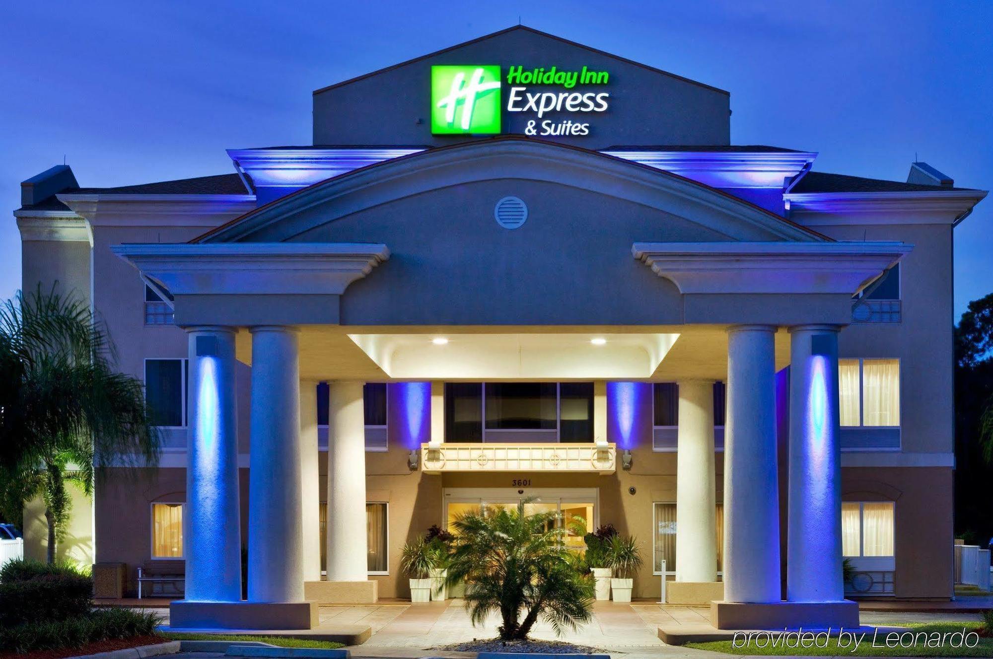 Holiday Inn Express & Suites Tavares By Ihg Exterior photo